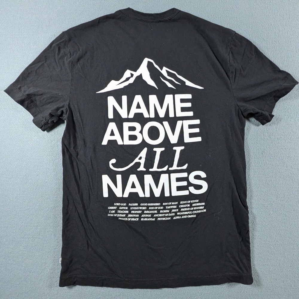James Perse T-Shirt Mens 1 Small Name Above All Names Graphic Black MLJ3311
